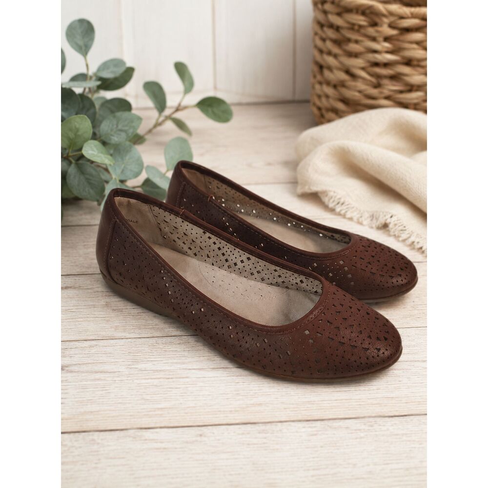 G.H. Bass Hazel Perforated Ballet Flat Brown Leather Casual Comfort Shoes 6M